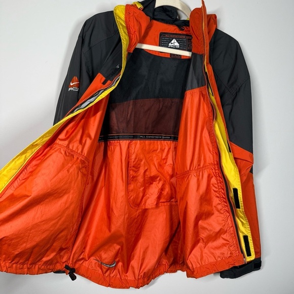 Nike Vintage ACG orange and black jacket size medium - Picture 5 of 10